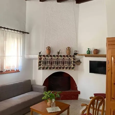 Pinio's Traditional House *