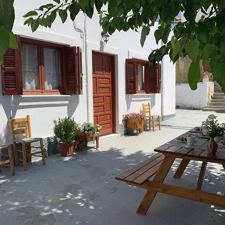 Pinio's Traditional House
