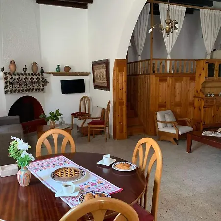 Casa vacanze Pinio's Traditional House Soroni